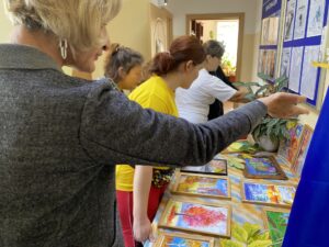 Подробнее о статье Провели выставку «Краски Осени» в ДК «Луч» г.о. Чехов