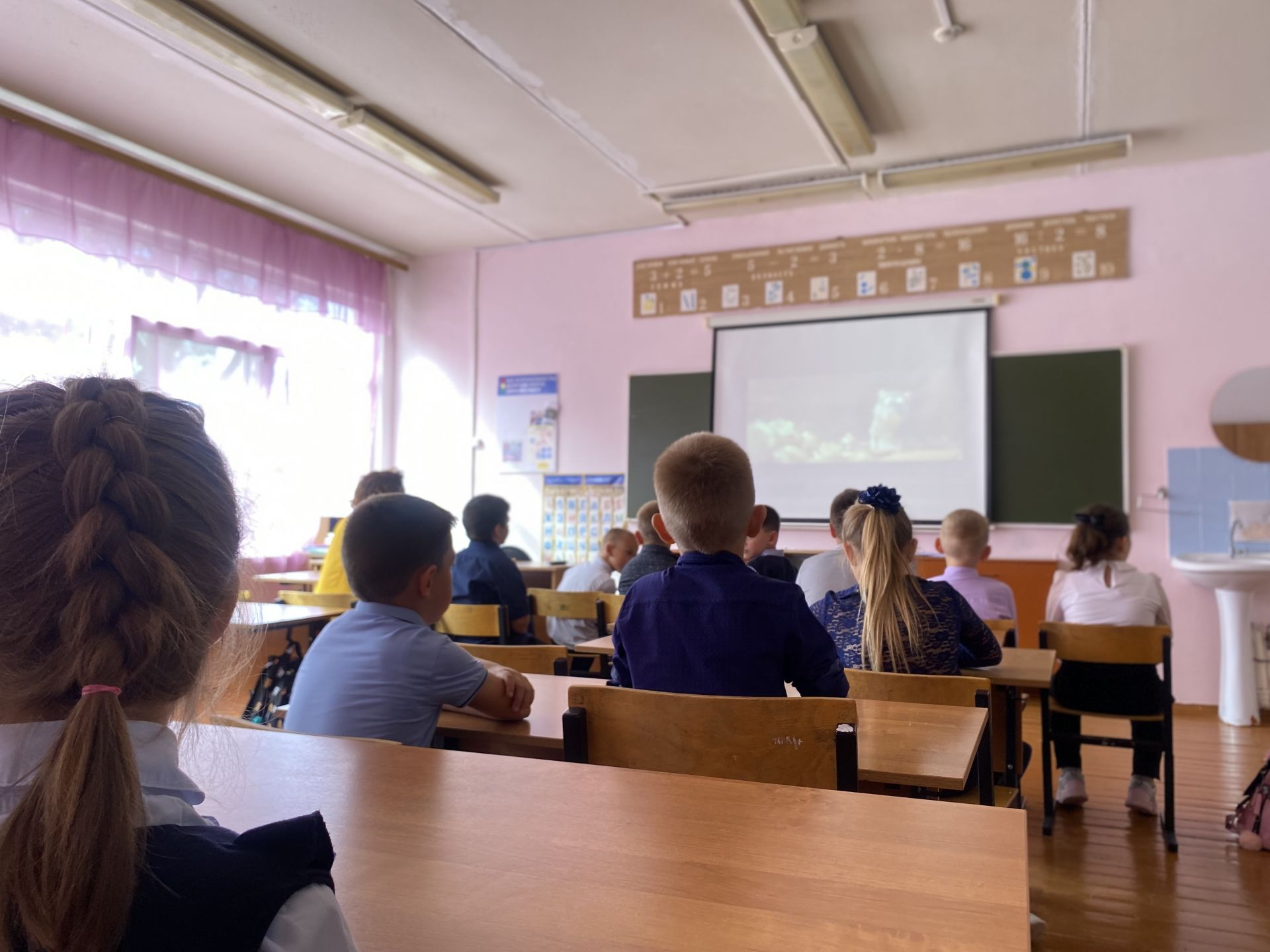 Вы сейчас просматриваете Посмотрели мультфильм в СОШ с. Стремилово г.о. Чехов