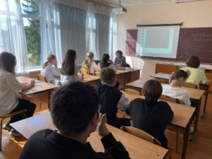 Подробнее о статье Вспомнили жертв Бесланской трагедии и поговорили о терроризме в СОШ с. Стремилово г.о. Чехов