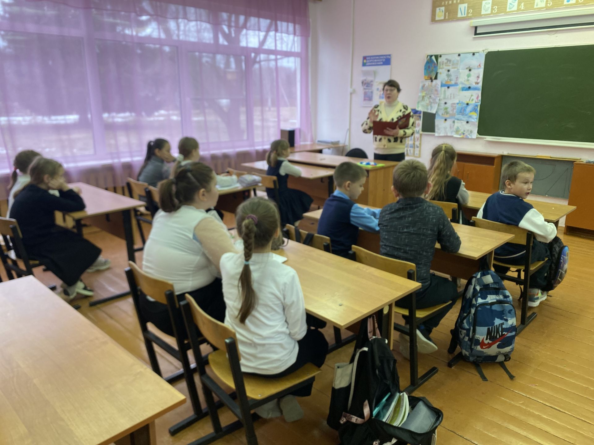 Подробнее о статье Узнали историю Татьяниного дня и сделали открытки в СОШ с. Стремилово г.о. Чехов
