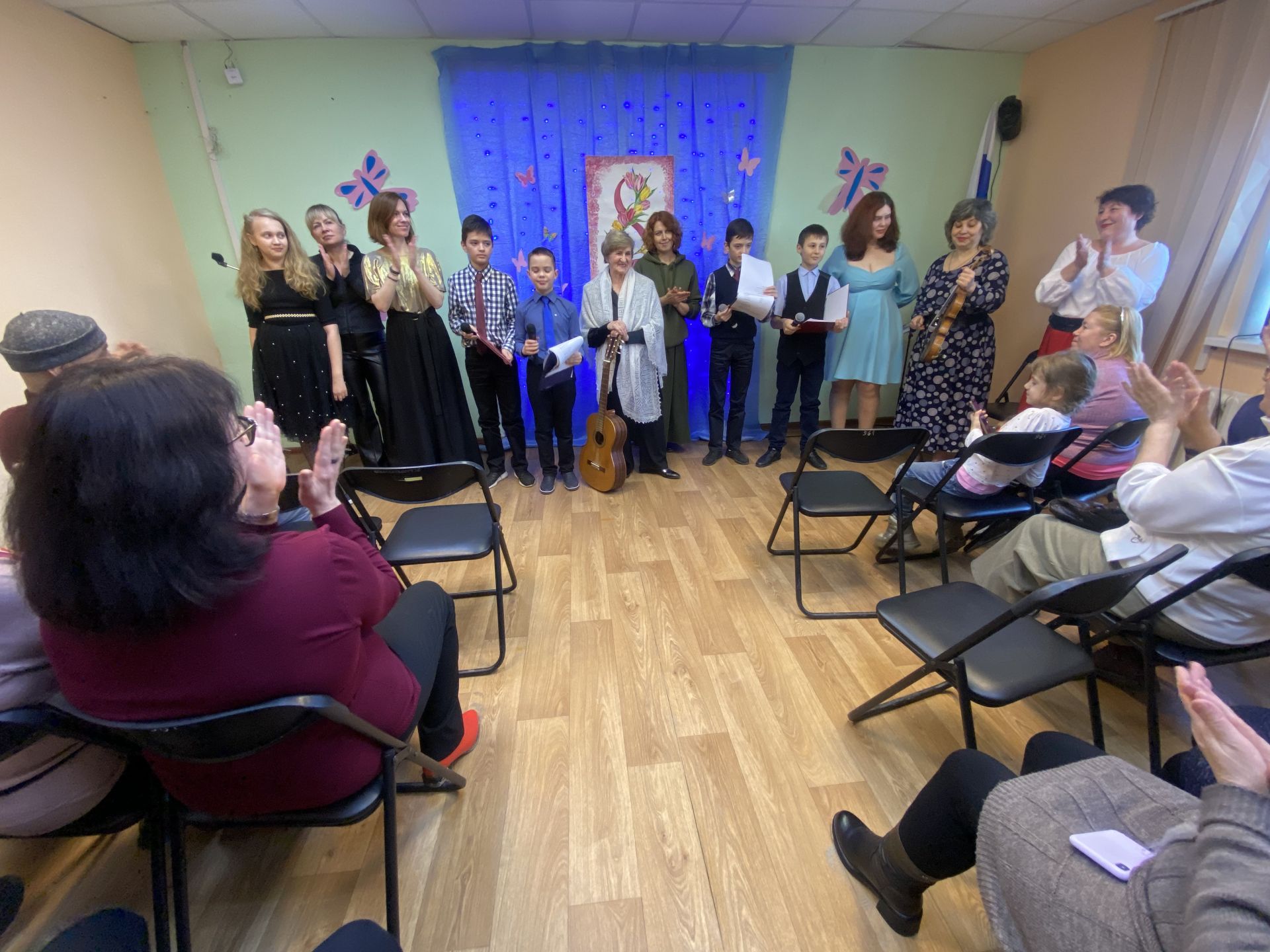 Вы сейчас просматриваете Поздравили прекрасную половину человечества в ДК «Луч» м.о. Чехов