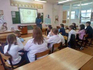 Подробнее о статье Сотрудники ДК «Луч» м.о. Чехов провели интеллектуальную игру «Умники и умницы» для учеников СОШ №9 (Стремиловское отделение)